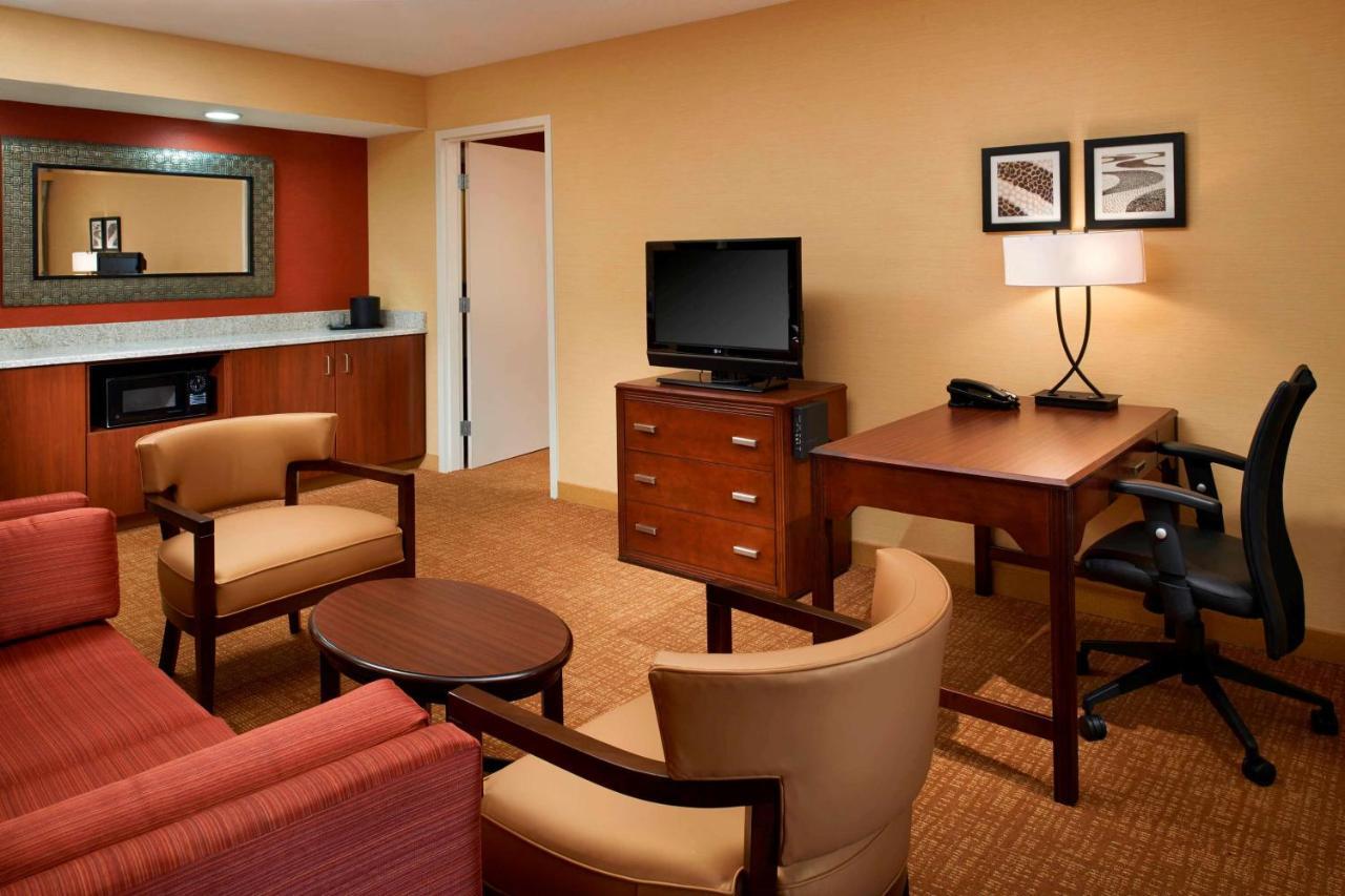 Sonesta Select Detroit Novi Hotel Exterior photo